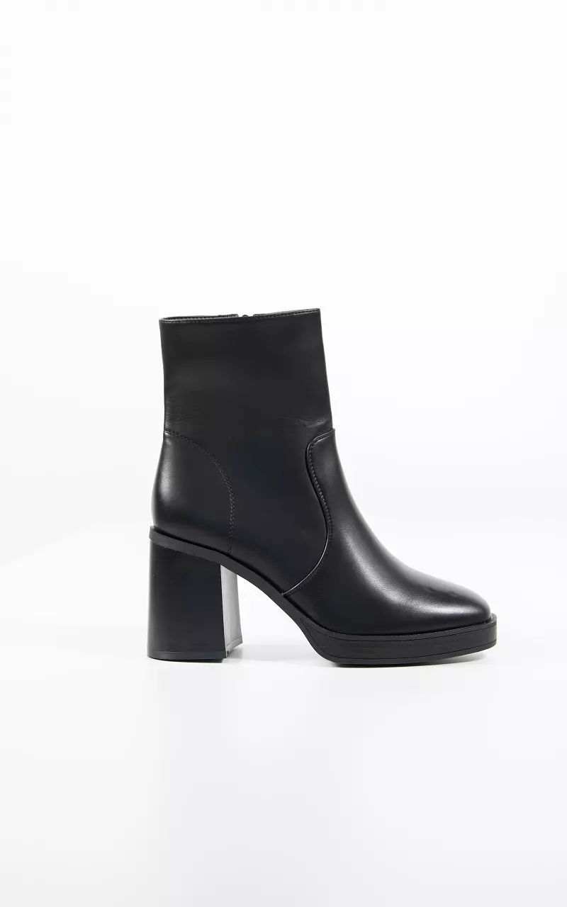 Leather look boots with block heel Black