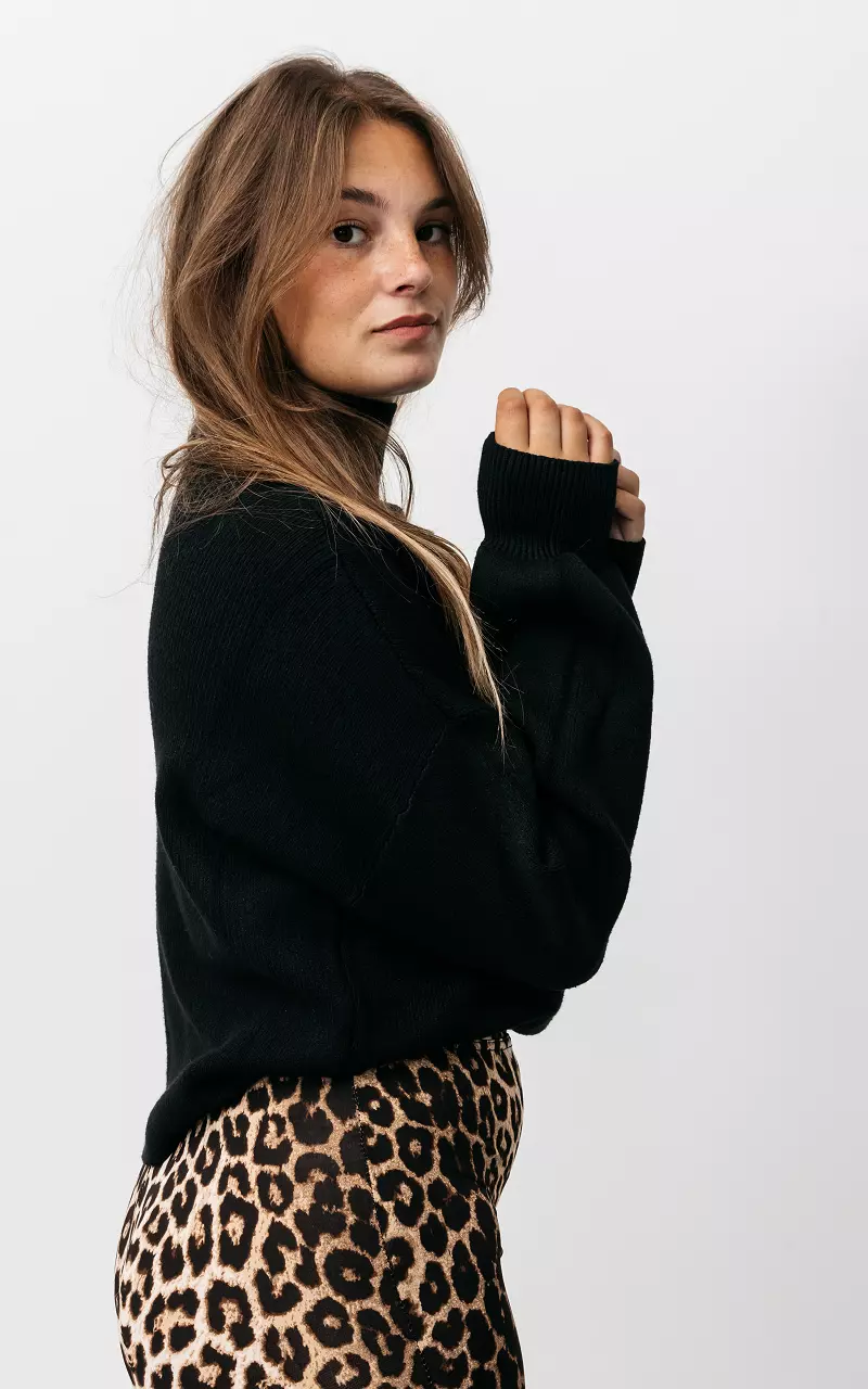Turtleneck sweater with puffed sleeves Black