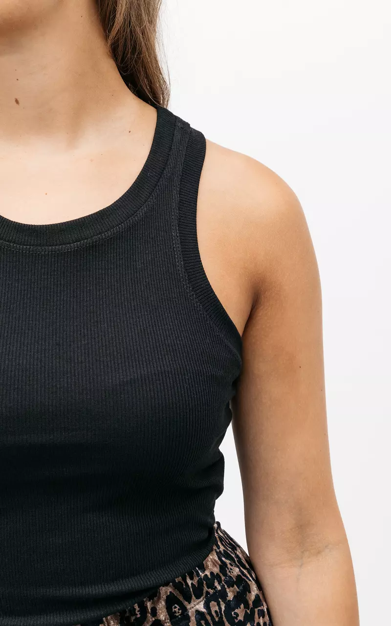 Basic top with round neck Black