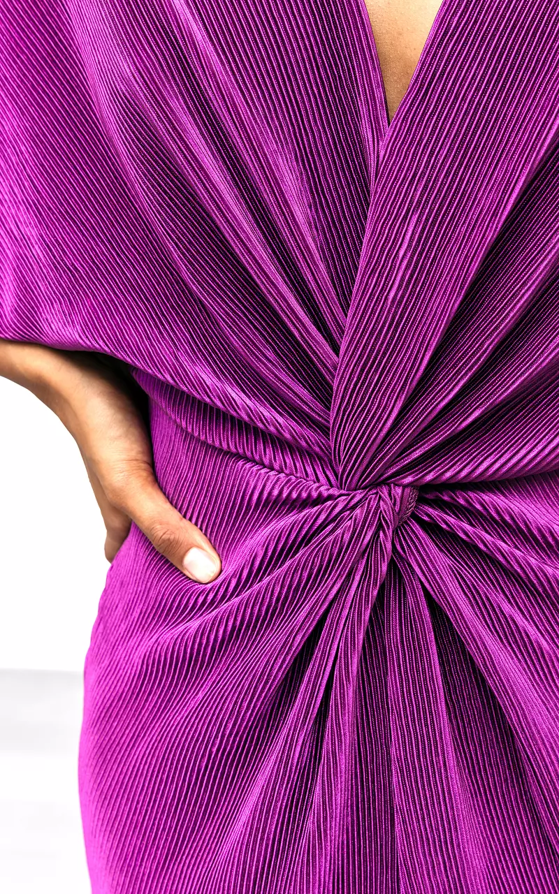 Pleated dress with v-neck Purple