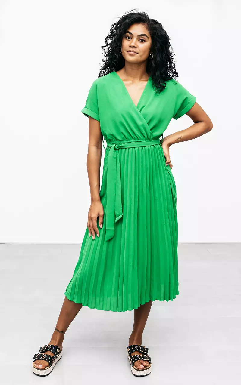 Pleated dress with waist tie Light Green