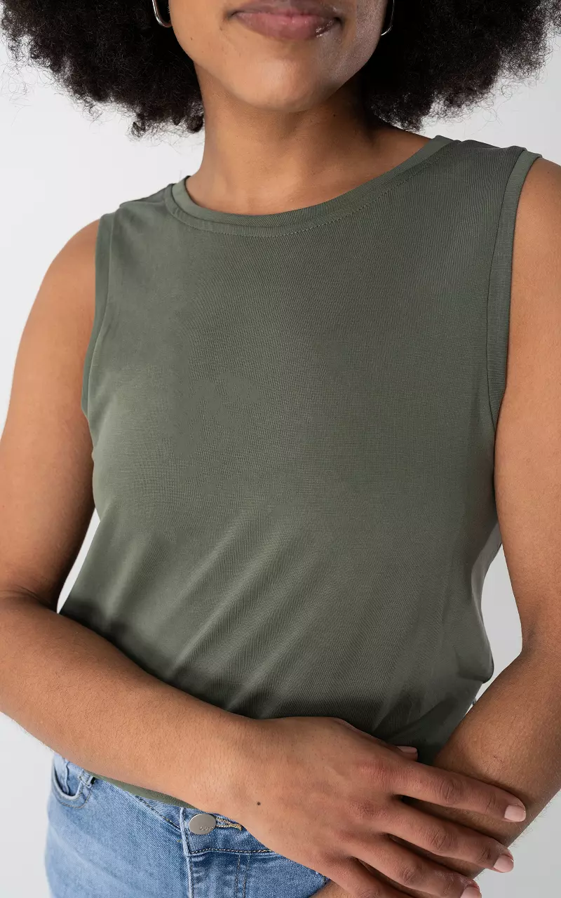 Sleeveless top with round neck Green