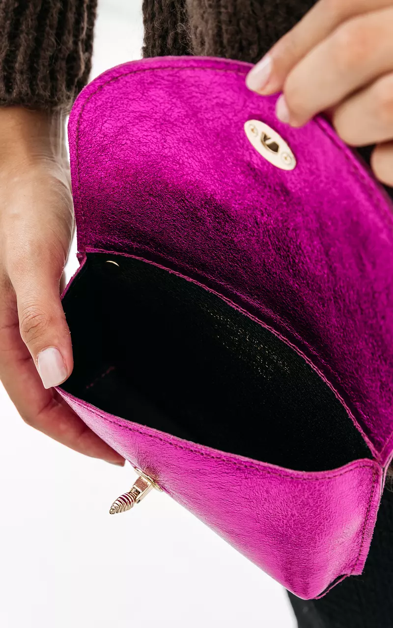 Metallic look bag with gold-coloured details Fuchsia