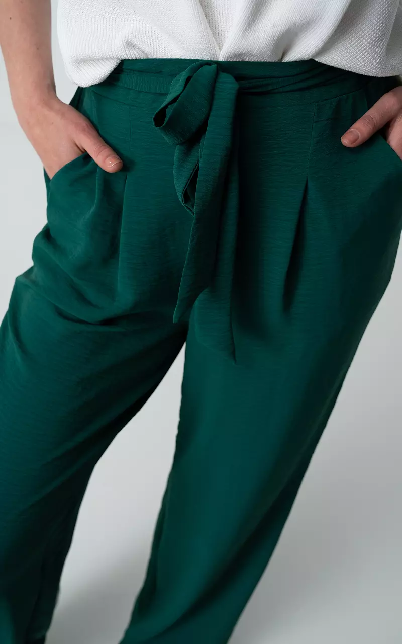 Hose mit weitem Bein und Bindeschleife Grün