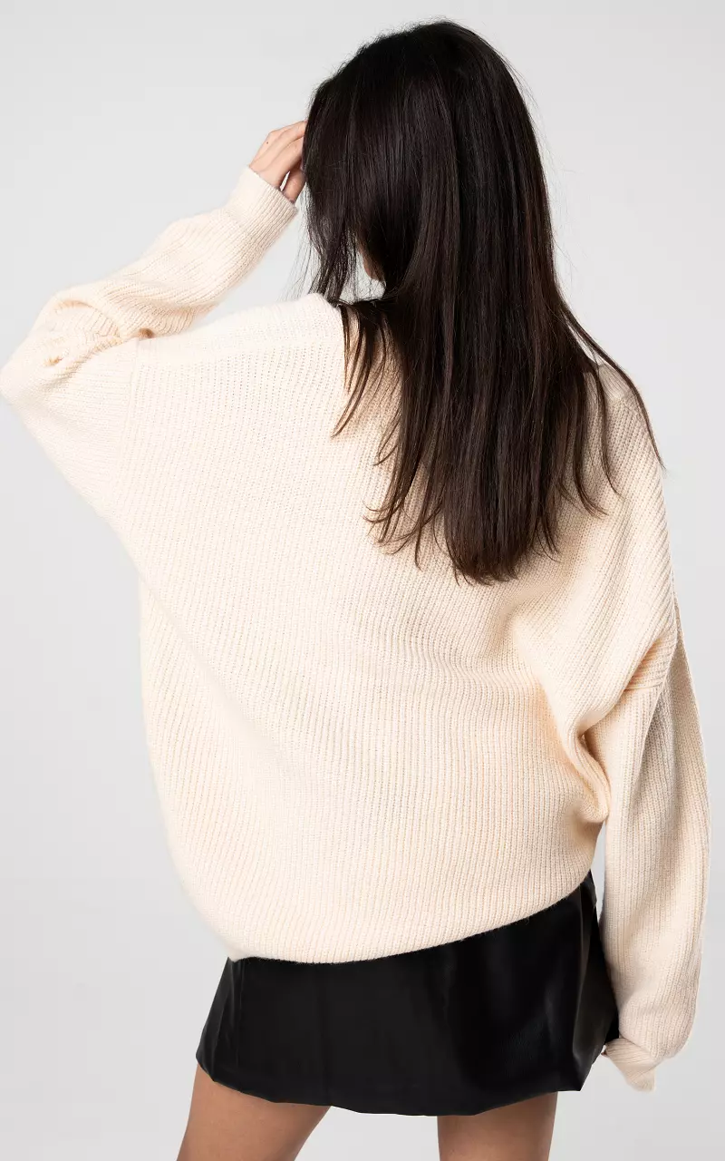 Sweater with v-neck Beige