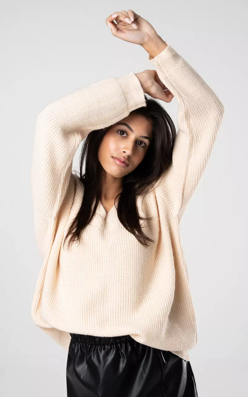 Sweater with v-neck Beige