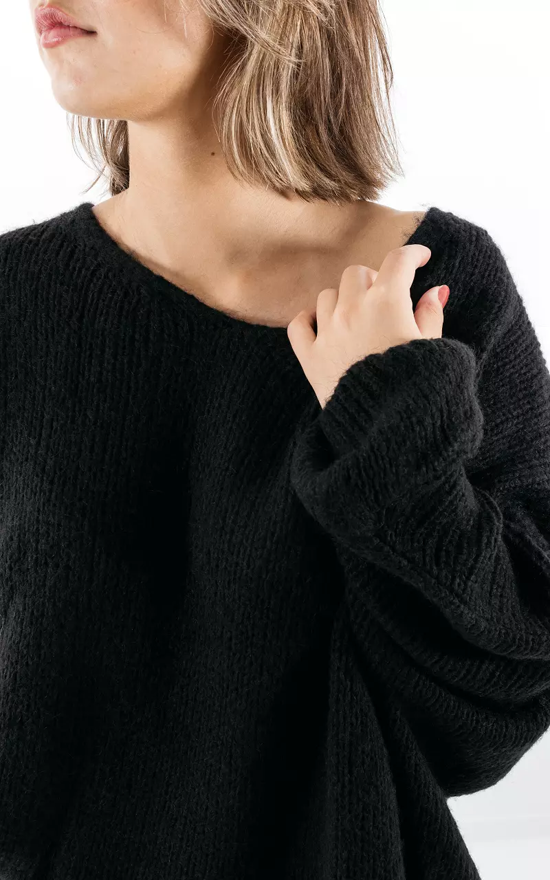 Oversized sweater with v-neck Black