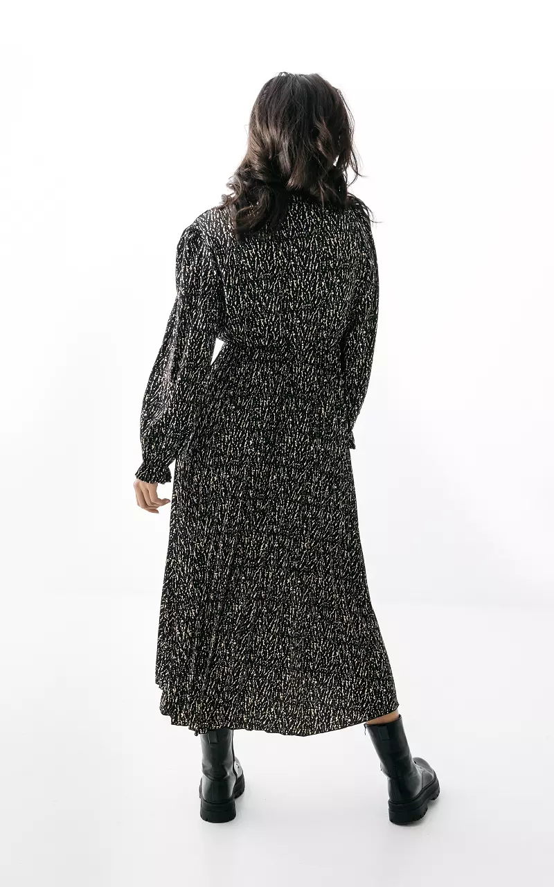 Midi jurk met v-hals en plissé Zwart Creme