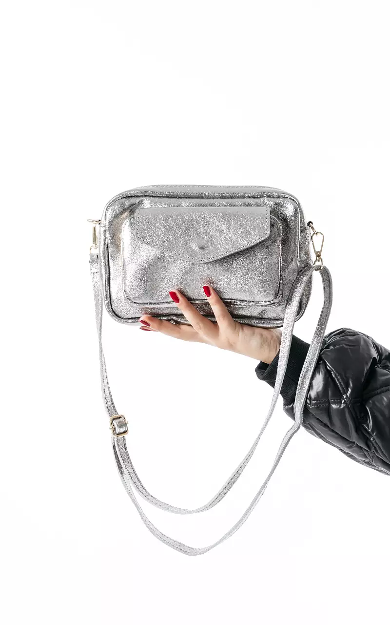 Leather bag with adjustable handle Silver