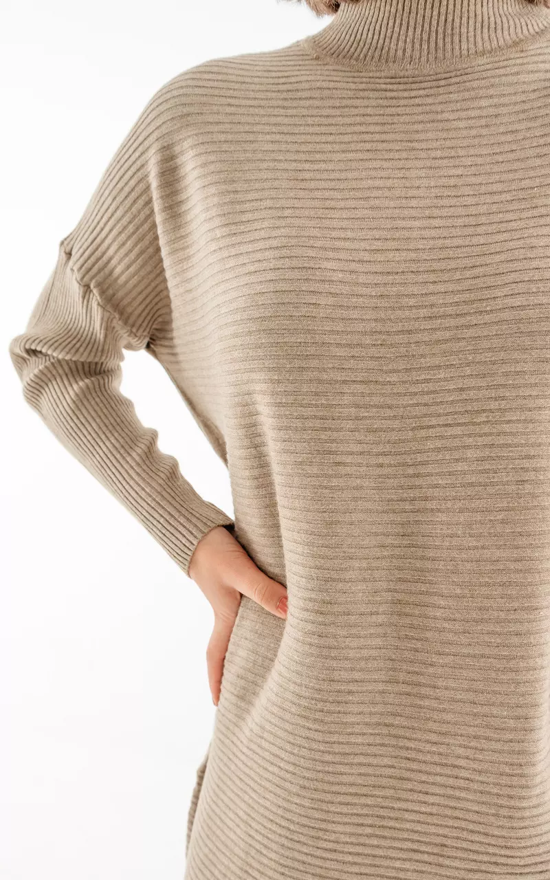 Jurk met col Taupe