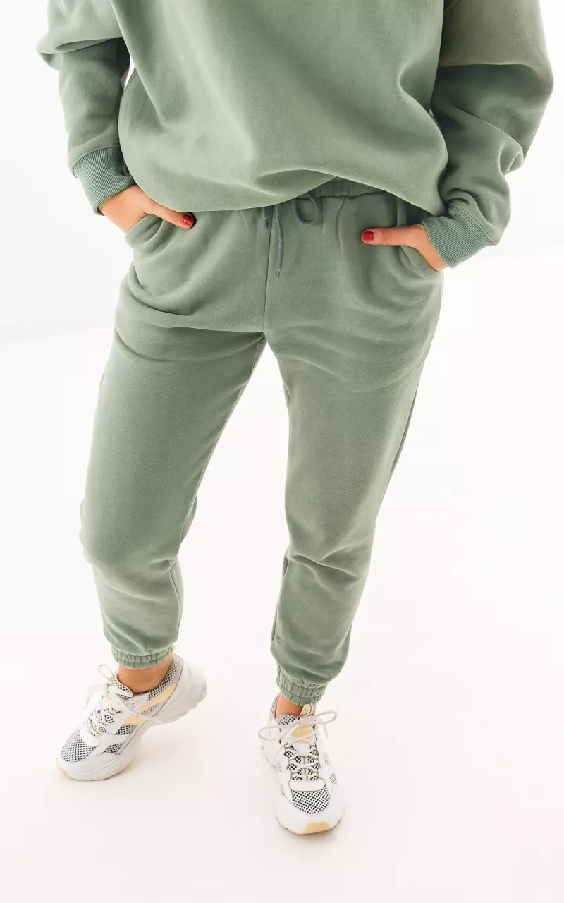 Sweatpants with two side pockets Green