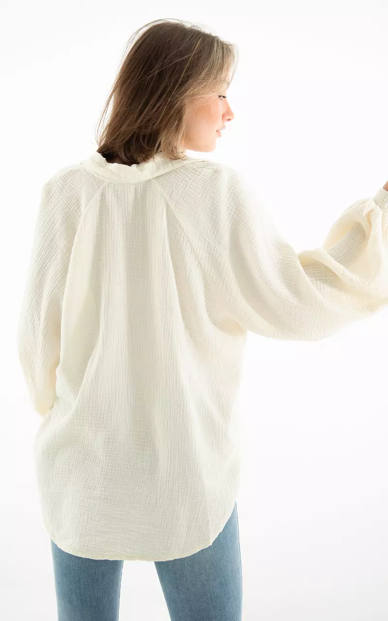 Cotton blouse with buttons Cream