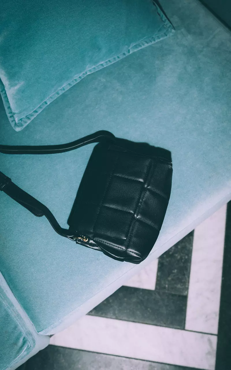 Leather-look tas met verstelbaar hengsel Zwart