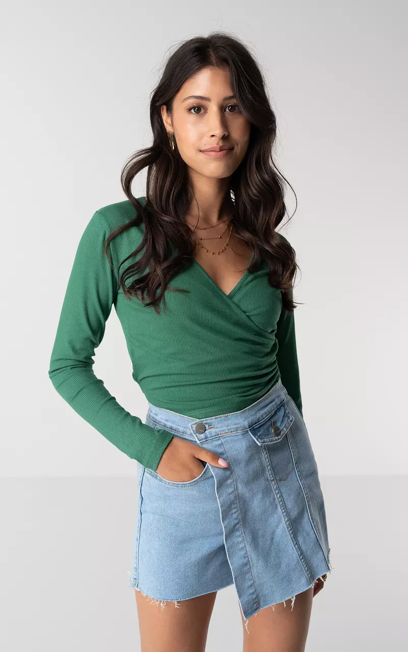 V-neck top with waist tie Green