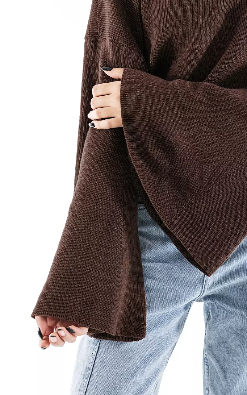 Sweater with flared sleeves Dark Brown