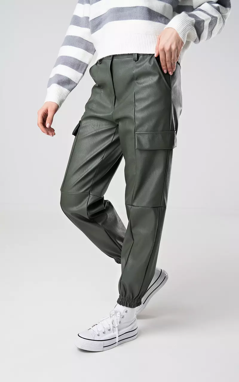 Leather-look cargo pants Dark Green