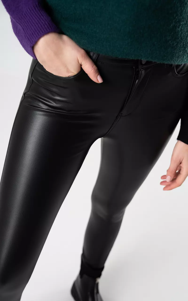 Leather-look 5-pocket broek Zwart