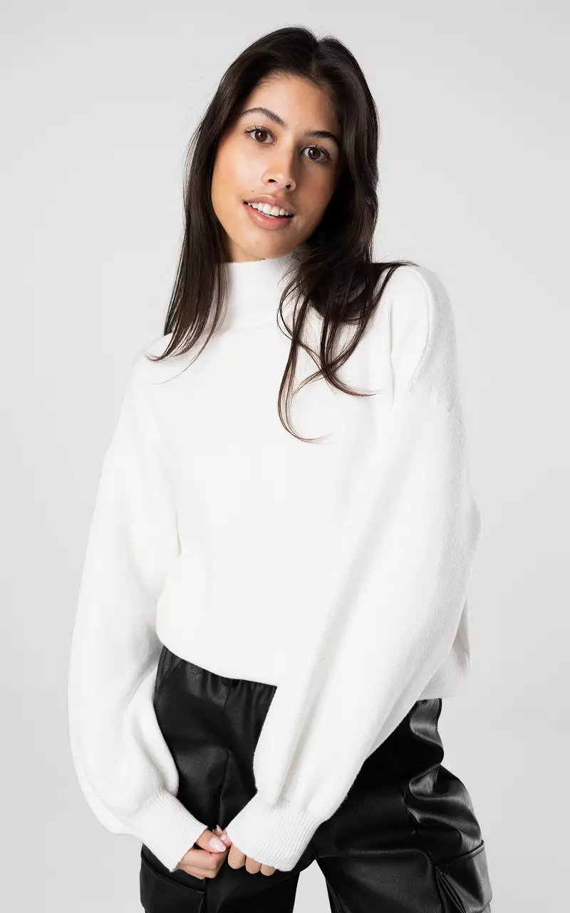 Turtleneck sweater with puffed sleeves White