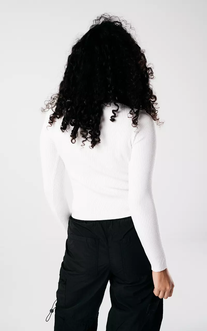 Stretchy top with round neck White