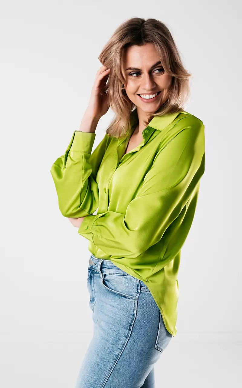 Satin-look blouse with buttons Light Green
