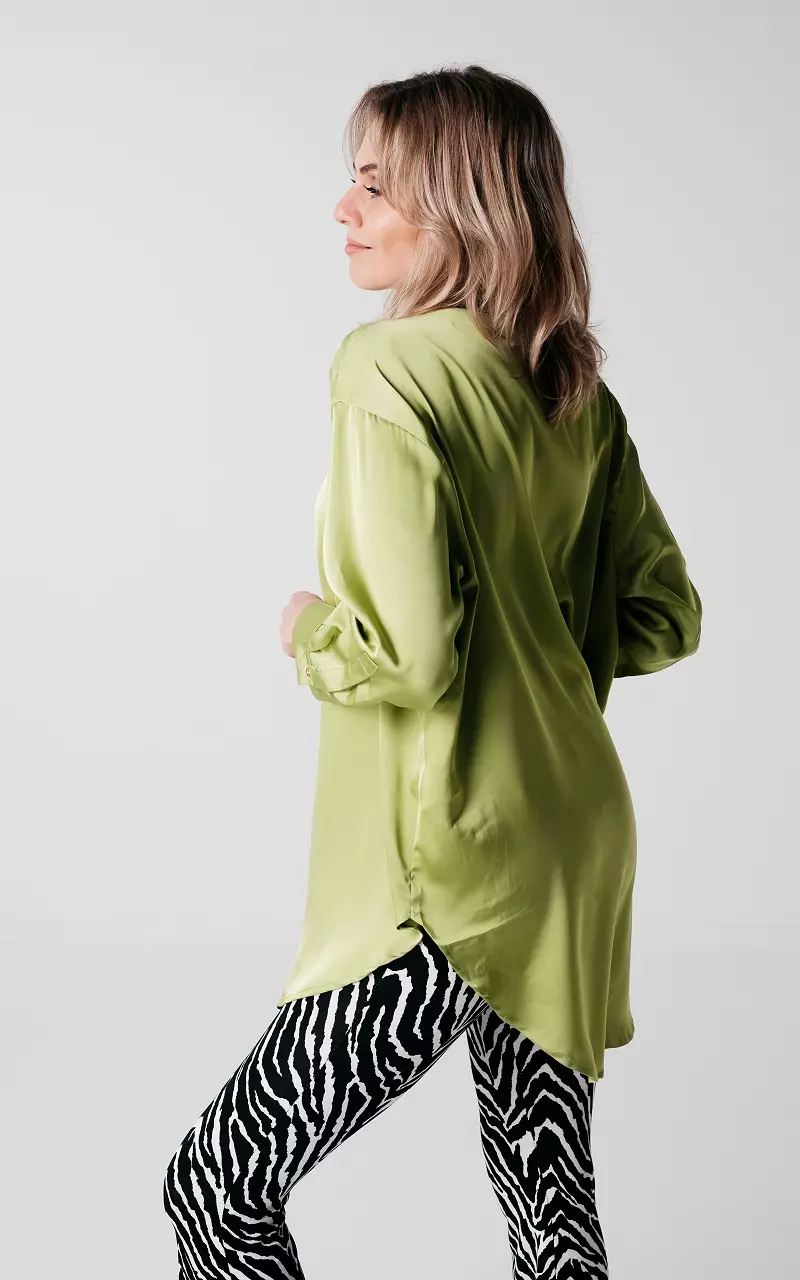 Oversized satin-look blouse Lichtgroen