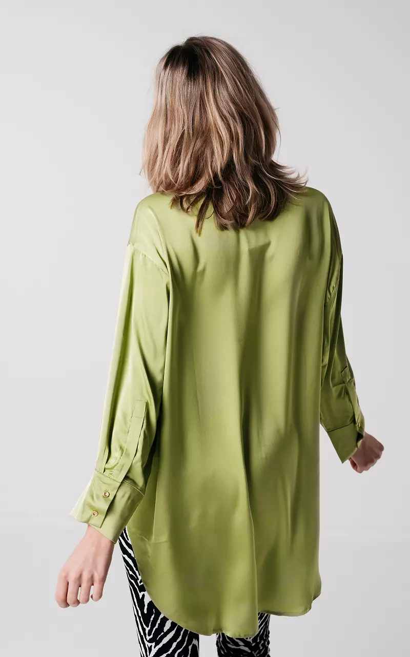 Oversized satin-look blouse Lichtgroen