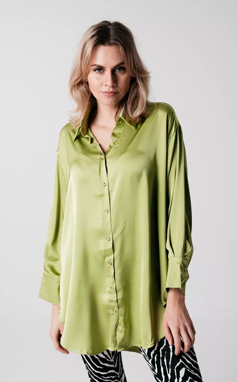 Oversized satin-look blouse Lichtgroen