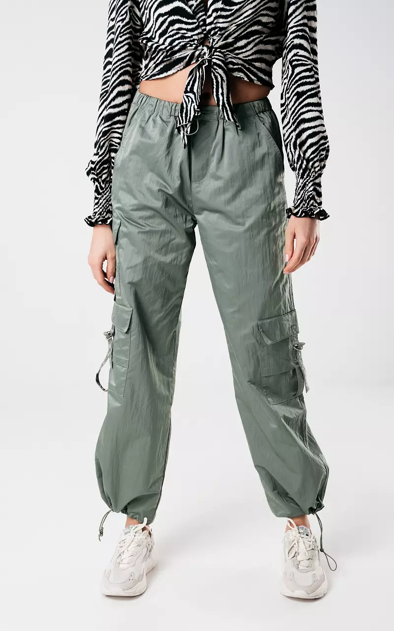 Parachute broek met zilverkleurige details Groen