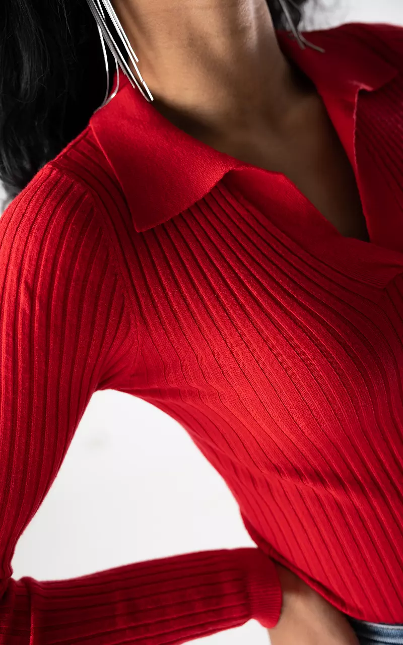 V-neck top with collar Red
