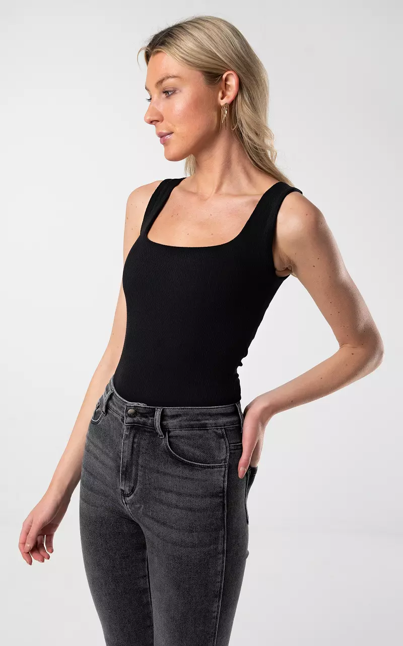 Basic top with round neck Black