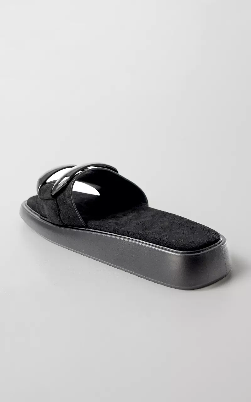 Slippers with clasp Black