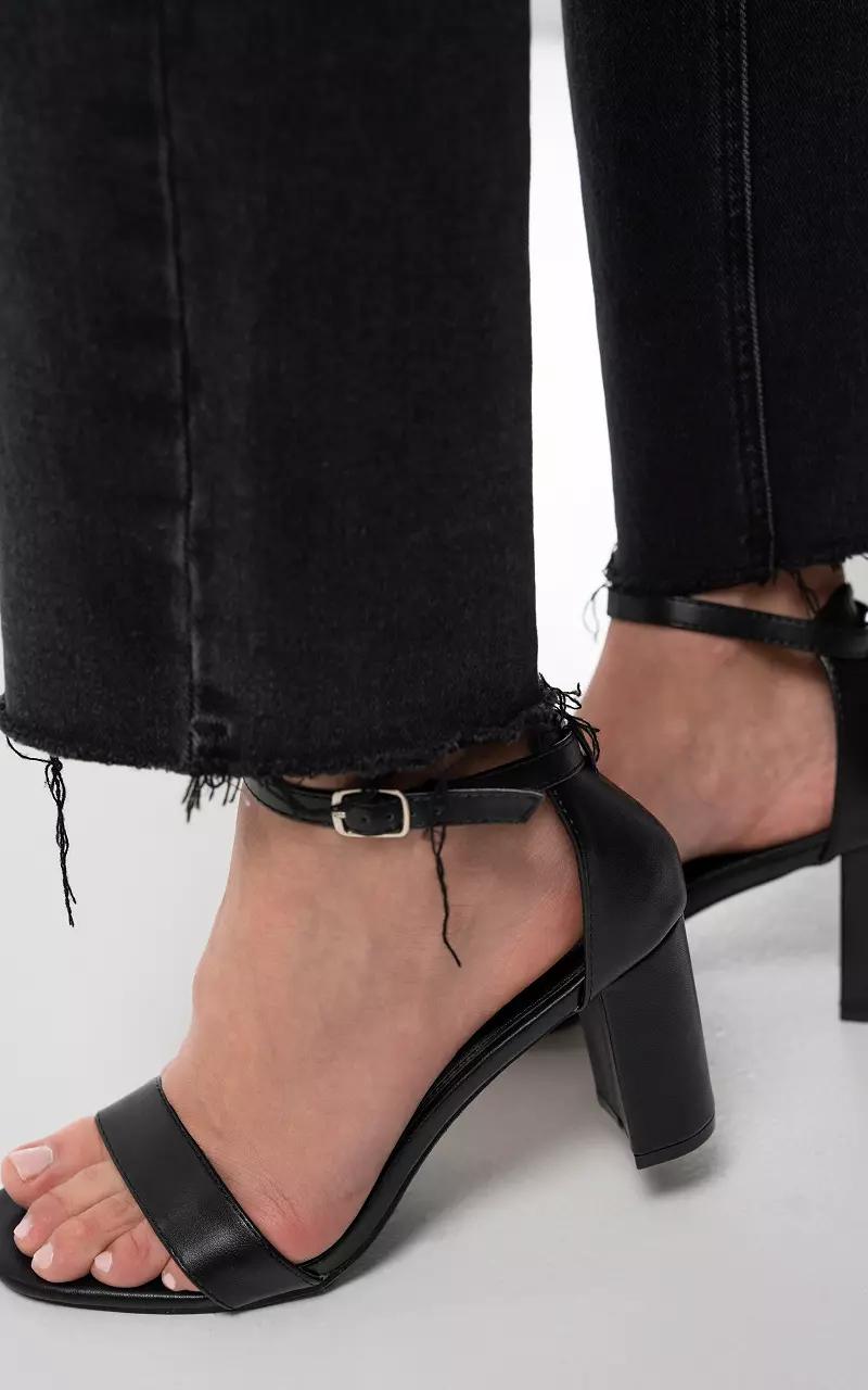 Basic heels with ankle strap Black