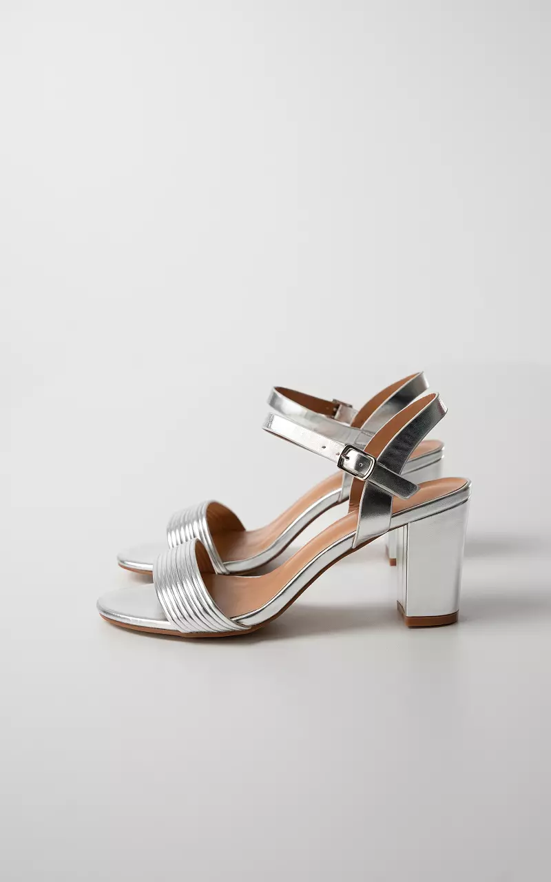 Heels with adjustable ankle strap Silver