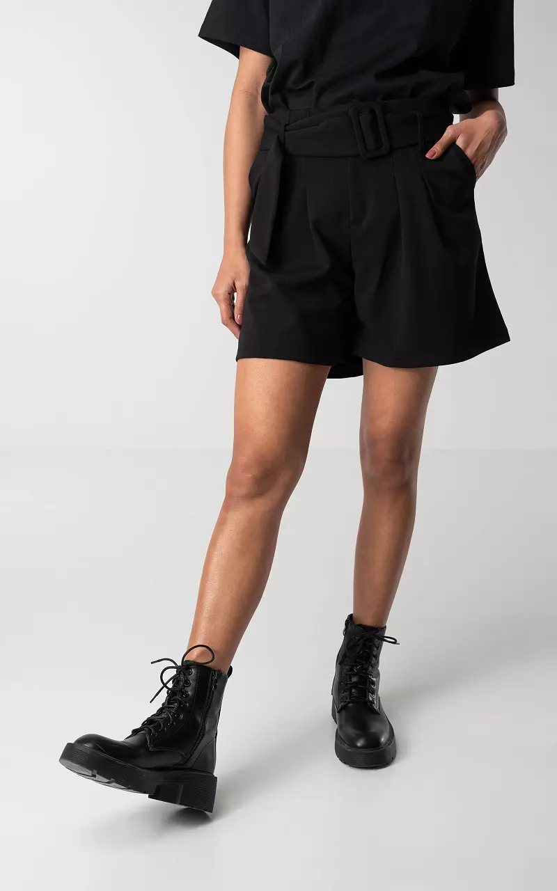 Shorts met ceintuur Zwart