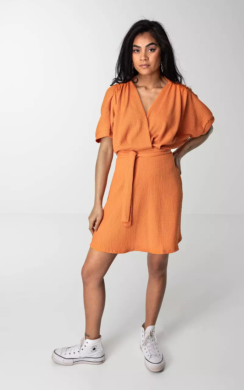 V-hals jurk met strikdetail Oranje