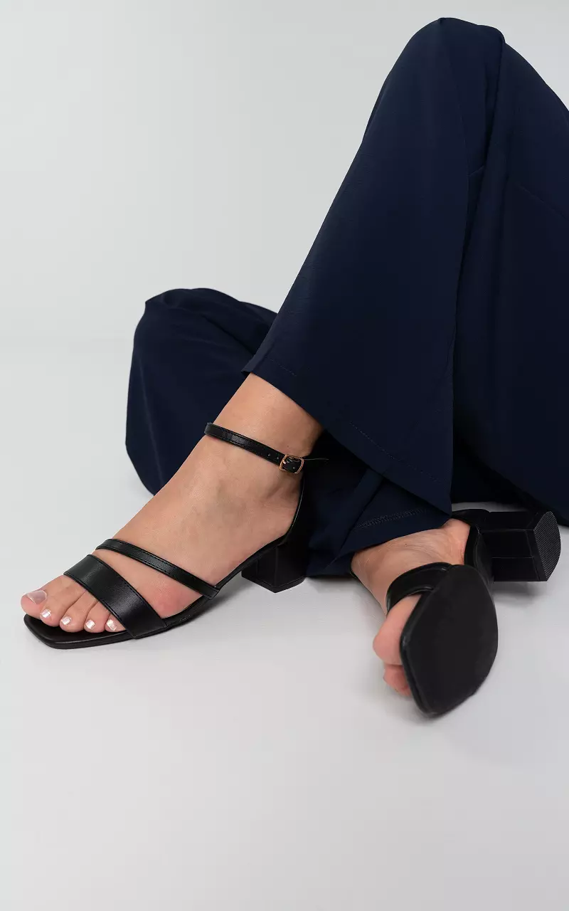 Heels with adjustable strap Black