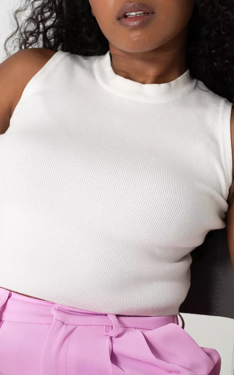 Cropped top with round neck White