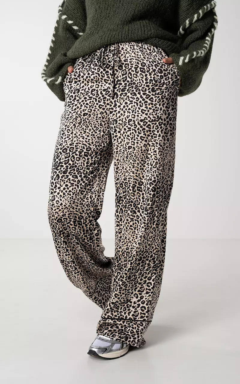 Satin look leopard pants Leopard