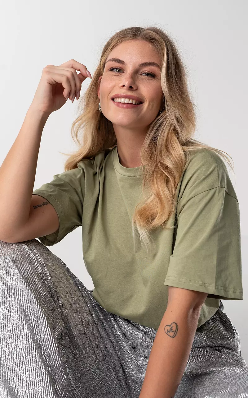 Basic t-shirt with round neck Light Green