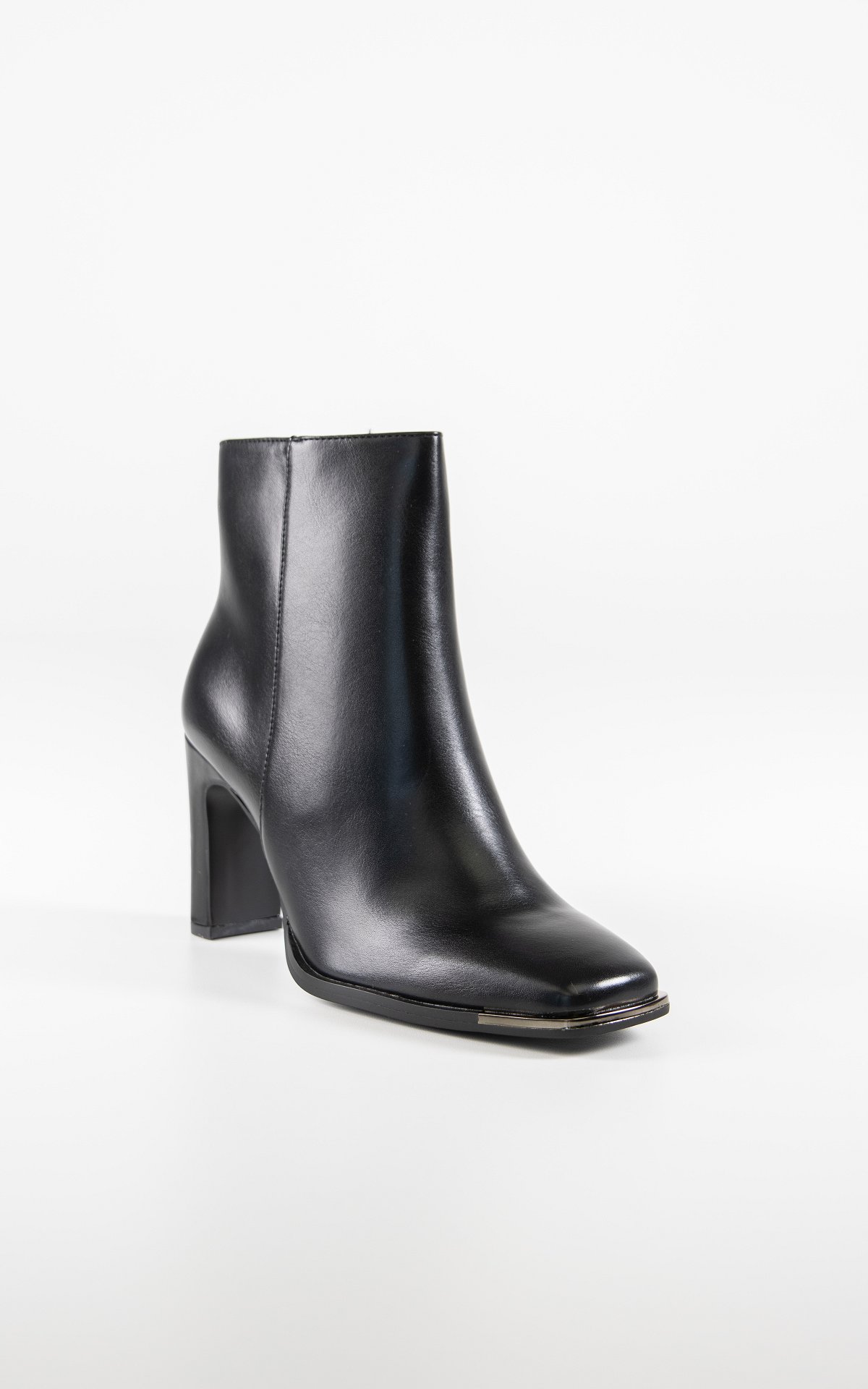 Leather look boots with squared nose | Guts & Gusto