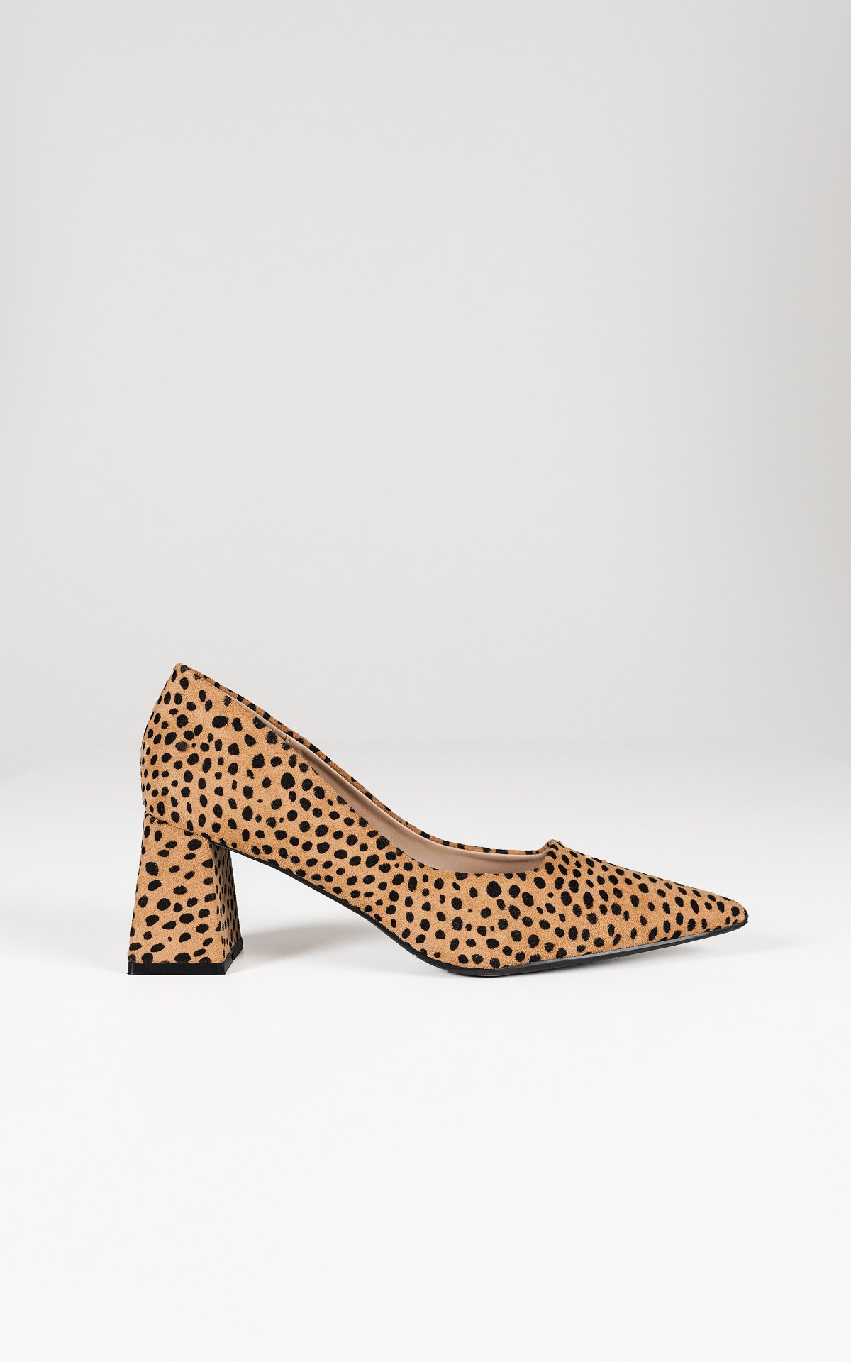 Suède look heels met puntneus - Lichtbruin Zwart