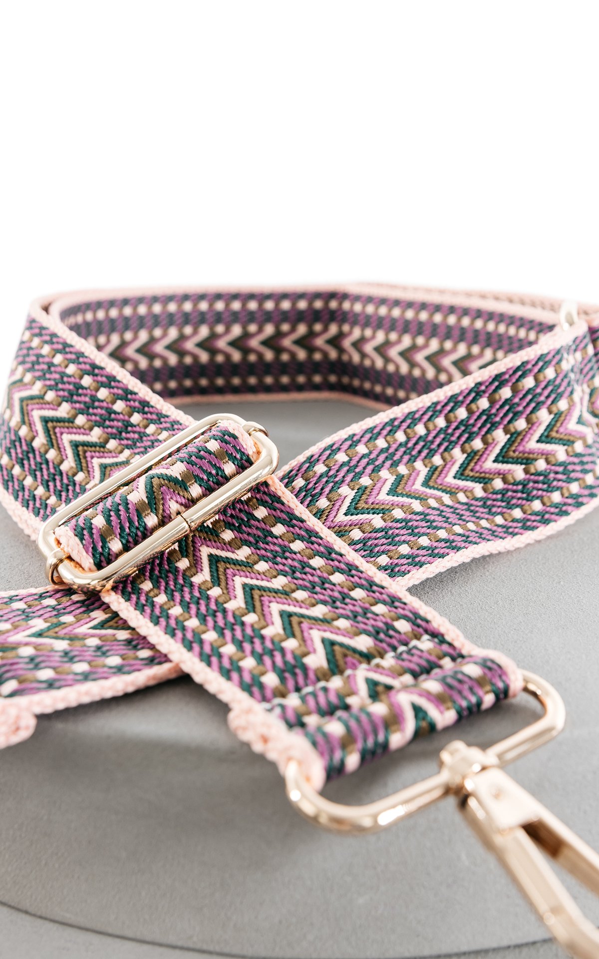 Adjustable bag strap with gold-coloured details - Pink Purple