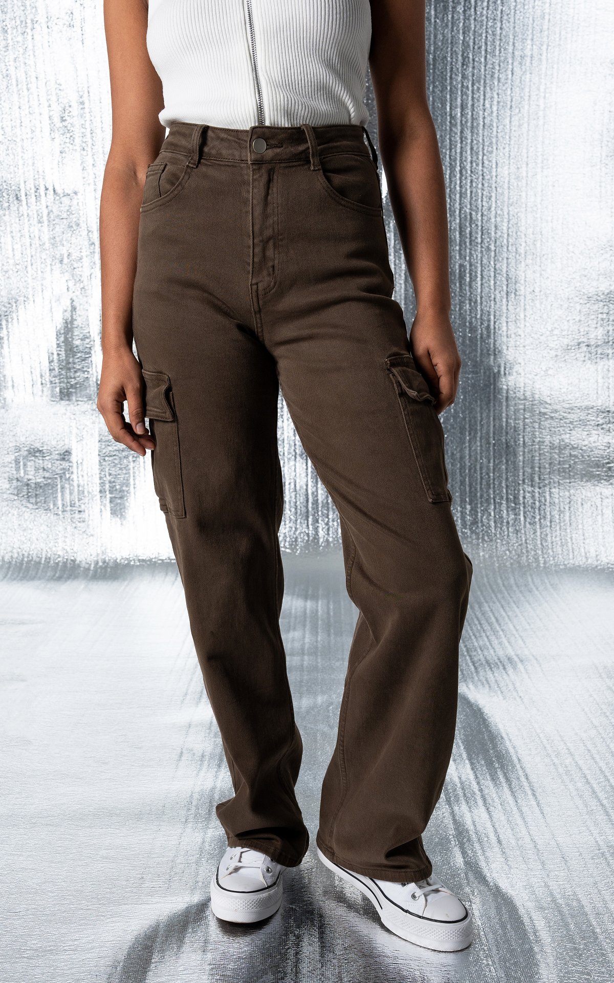 Dark Brown Low Rise Wide Leg Cargo Trousers | New Look
