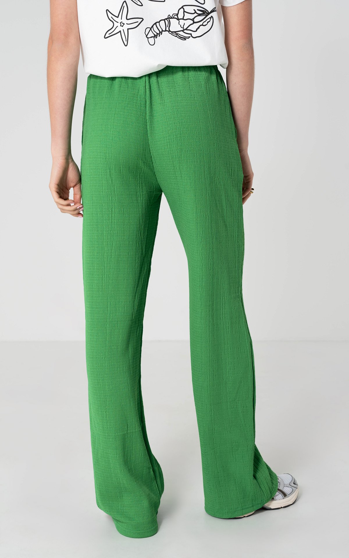 wide-leg-broek-met-strikdetail-groen-guts-gusto