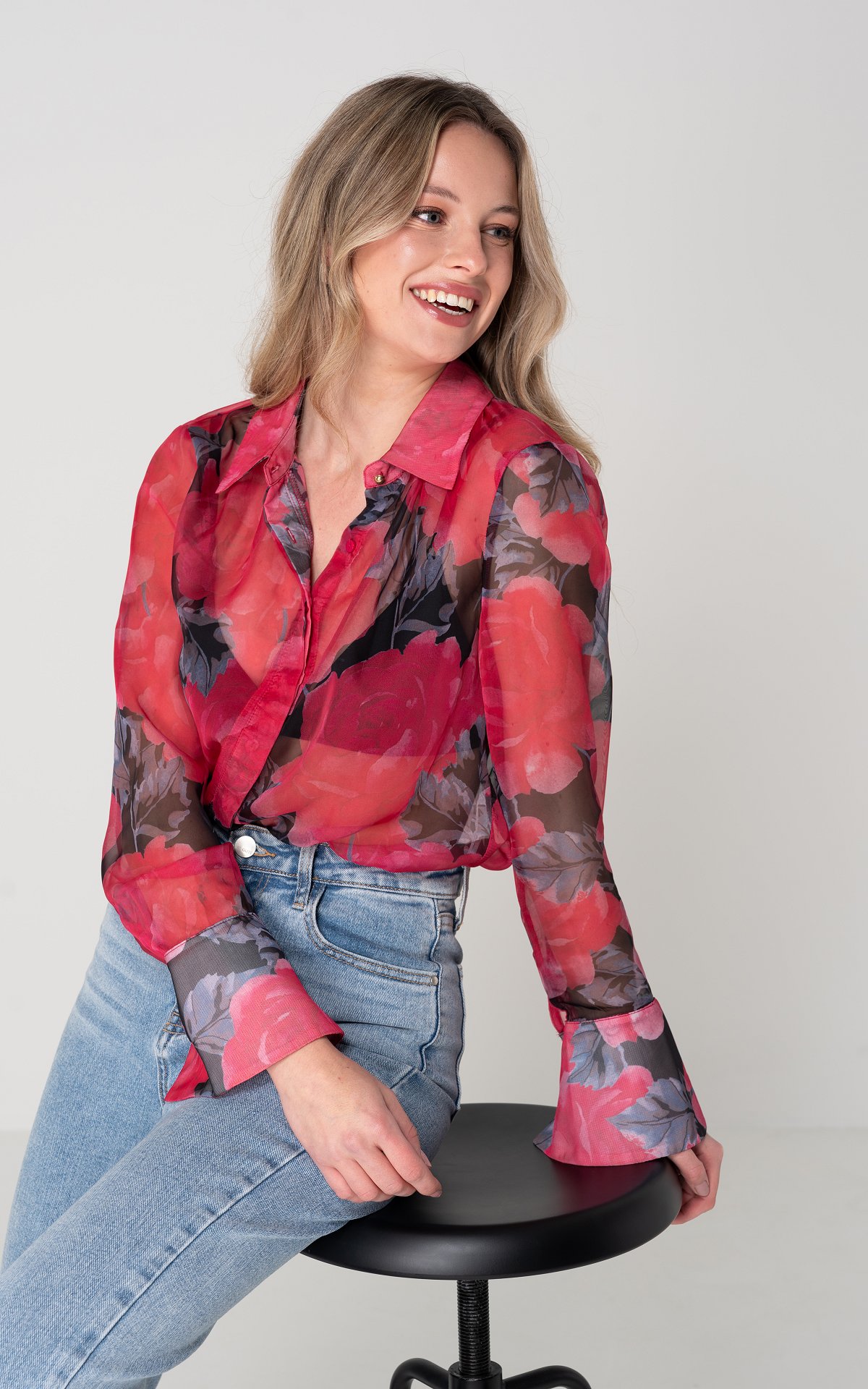 See-through blouse with floral print - Black Red