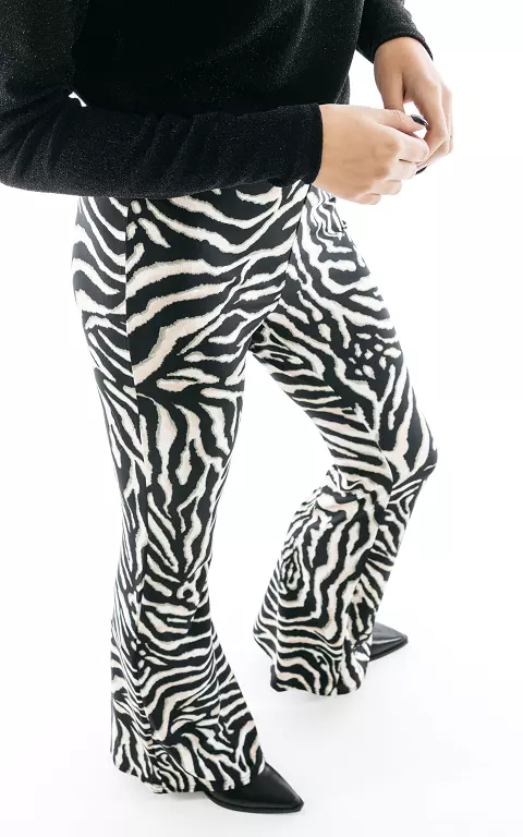 Ausgestellte Hose mit Zebra-Print 
