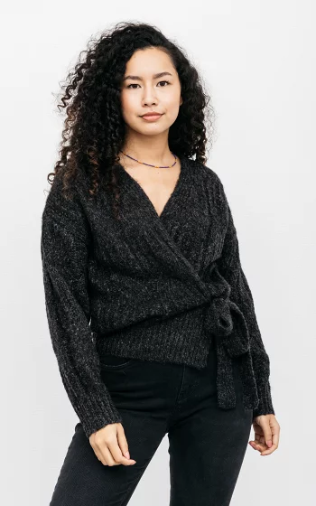 Knitted cardigan with a waist-tie 