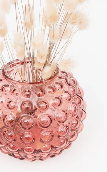Bolvormige vaas met reliëfdessin roze