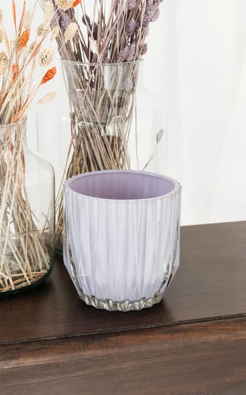 Round, patterned glass vase 