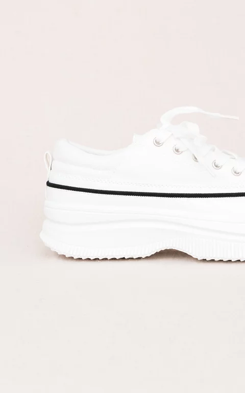 Sneaker met een grove zool wit zwart